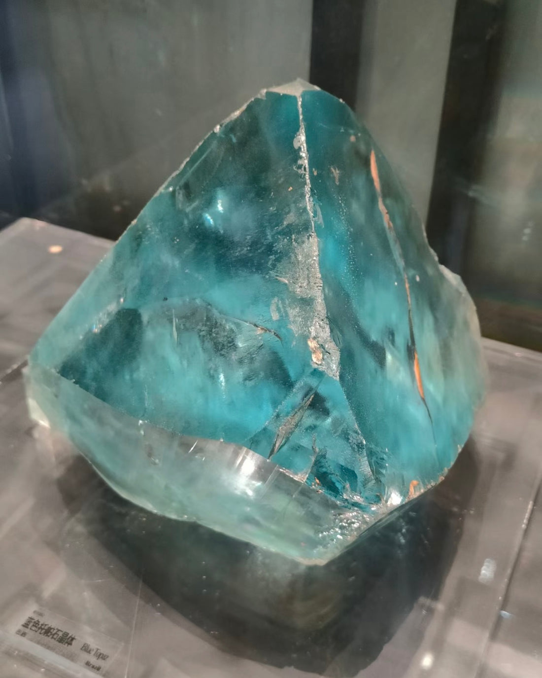 The Unique Charm of Aquamarine: A Precious or Semi-Precious Stone?